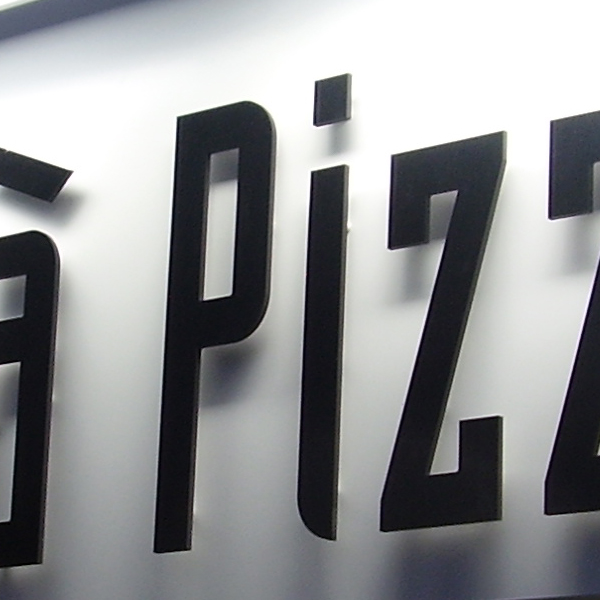 Découpes de lettrages pour enseigne - CITYPLAST