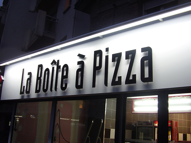 Enseigne lettres découpées pour la communication CITYPLAST